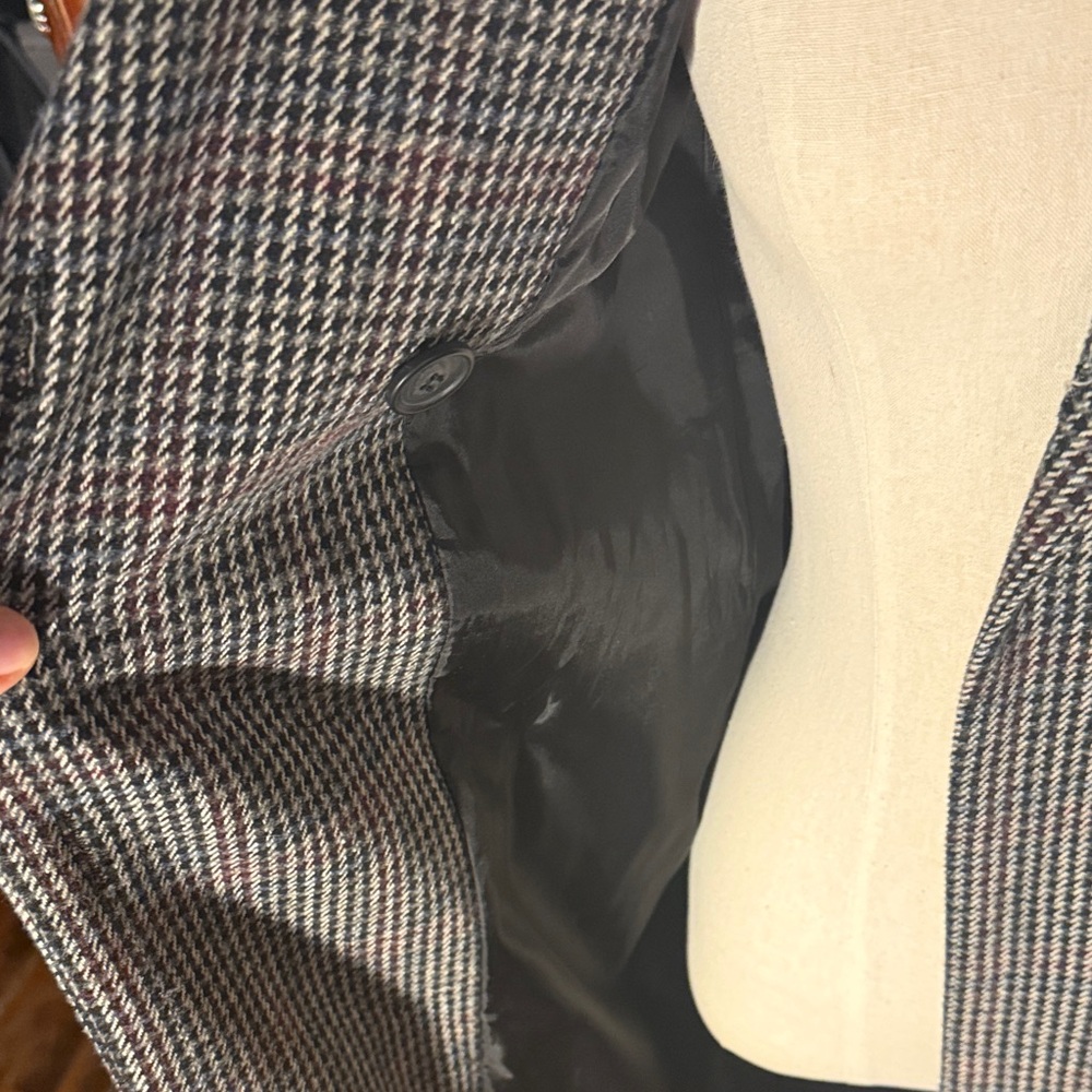 Stylish Houndstooth Double-Breasted Coat - image 7